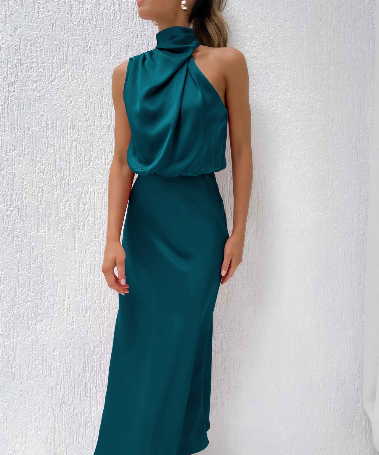 Victoria București | Rochie Elegantă de Seară cu Decolteu Halter