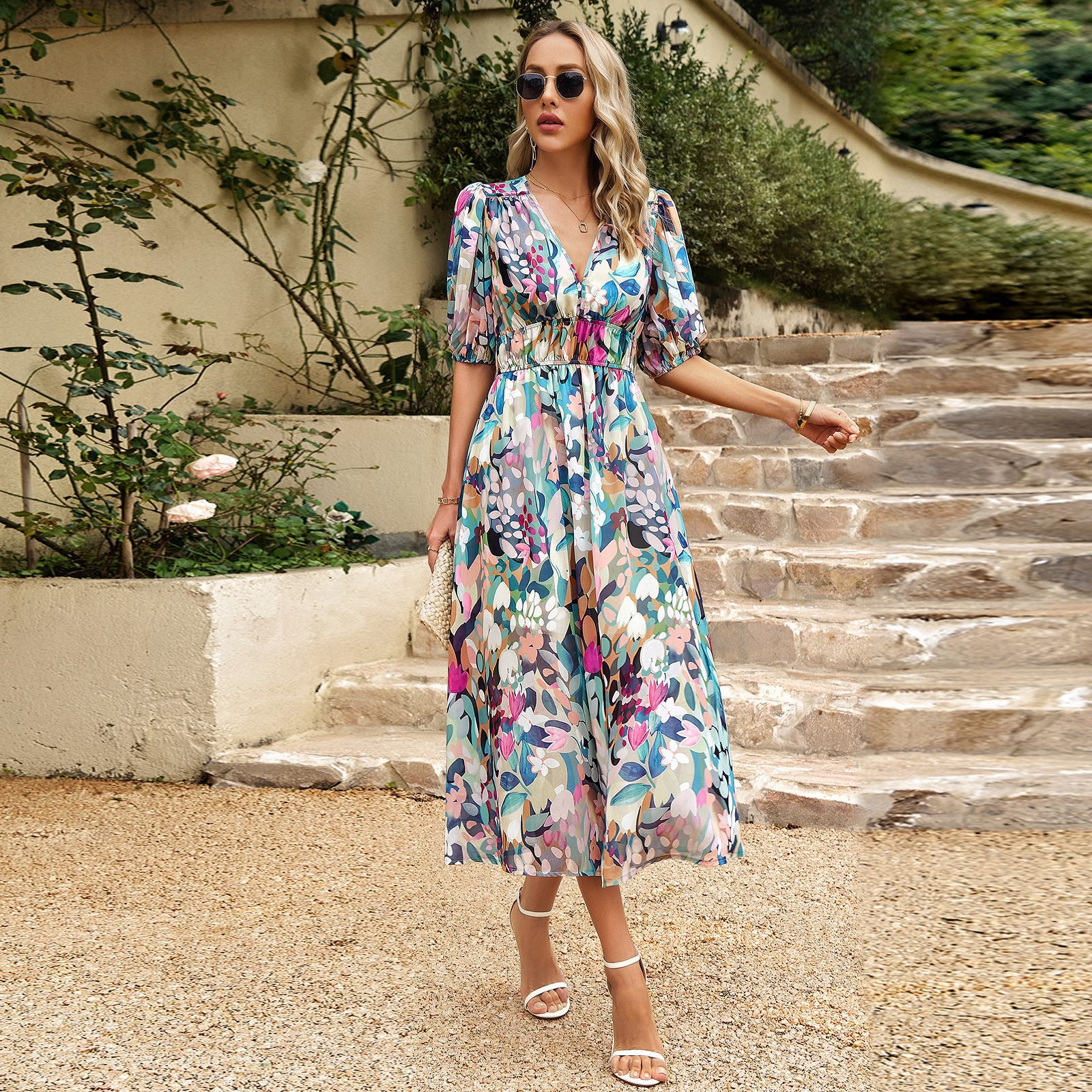 Victoria București | Rochie Elegantă cu Decolteu în V