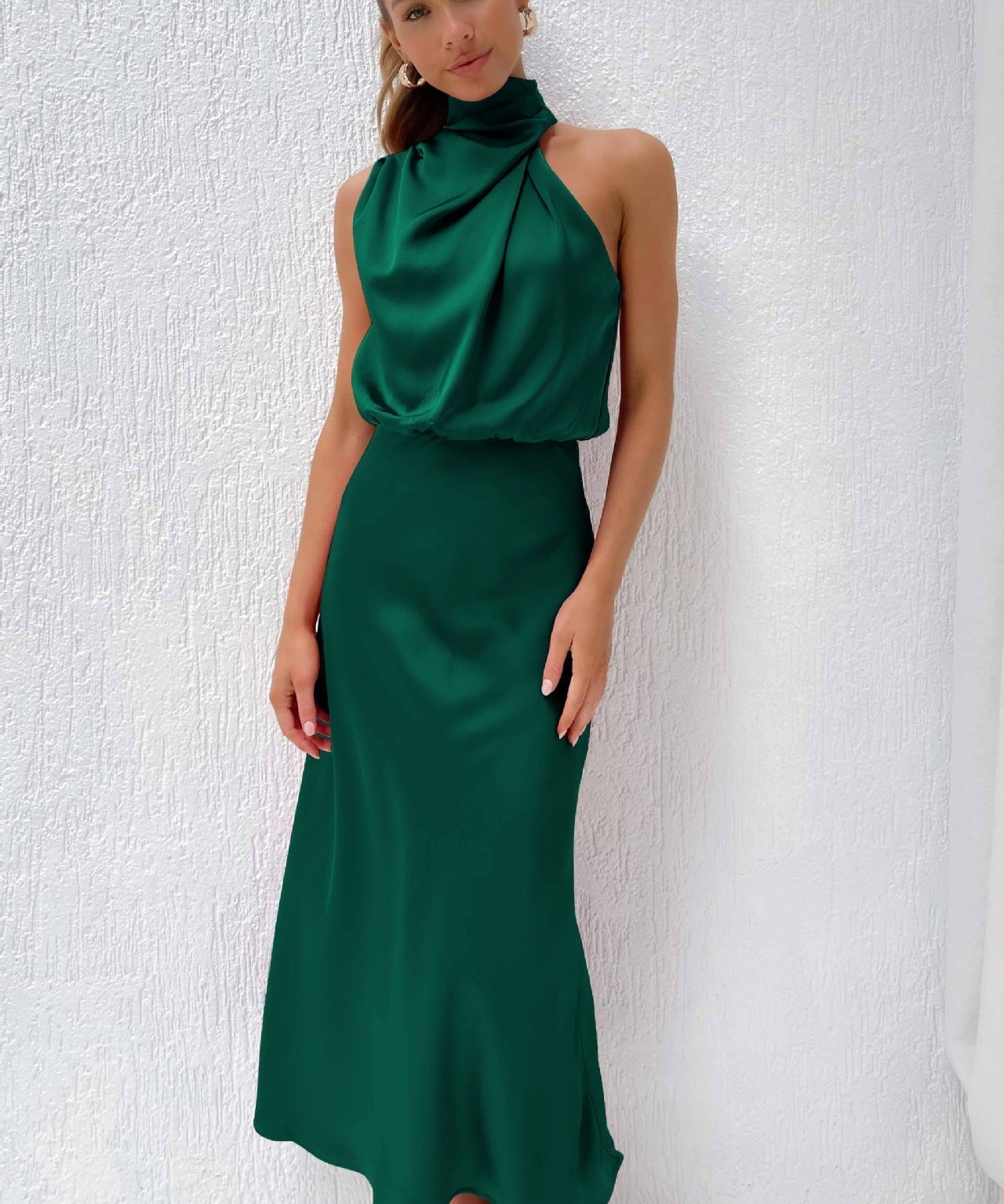 Victoria București | Rochie Elegantă de Seară cu Decolteu Halter