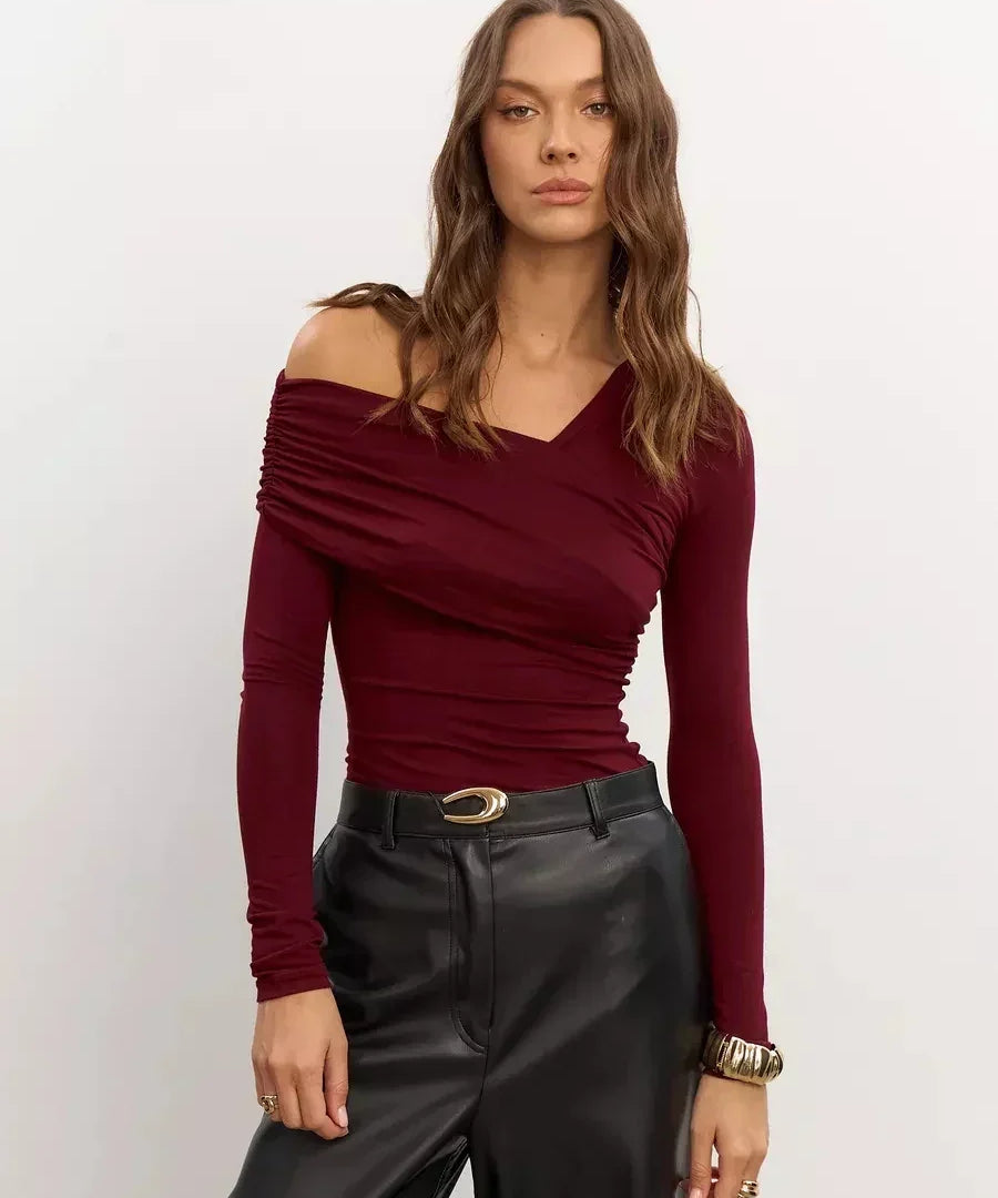 Top Clara Monroe cu un umăr